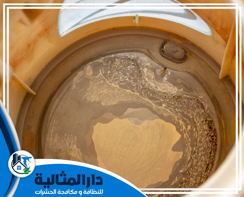 افضل شركة تنظيف خزانات بالخبر 0598198483 دار المثالية الخزان بعد التنظيف، حيث يتمتع بنقاء كامل وتعقيم مثالي لضمان مياه صحية وآمنة للاستخدام.